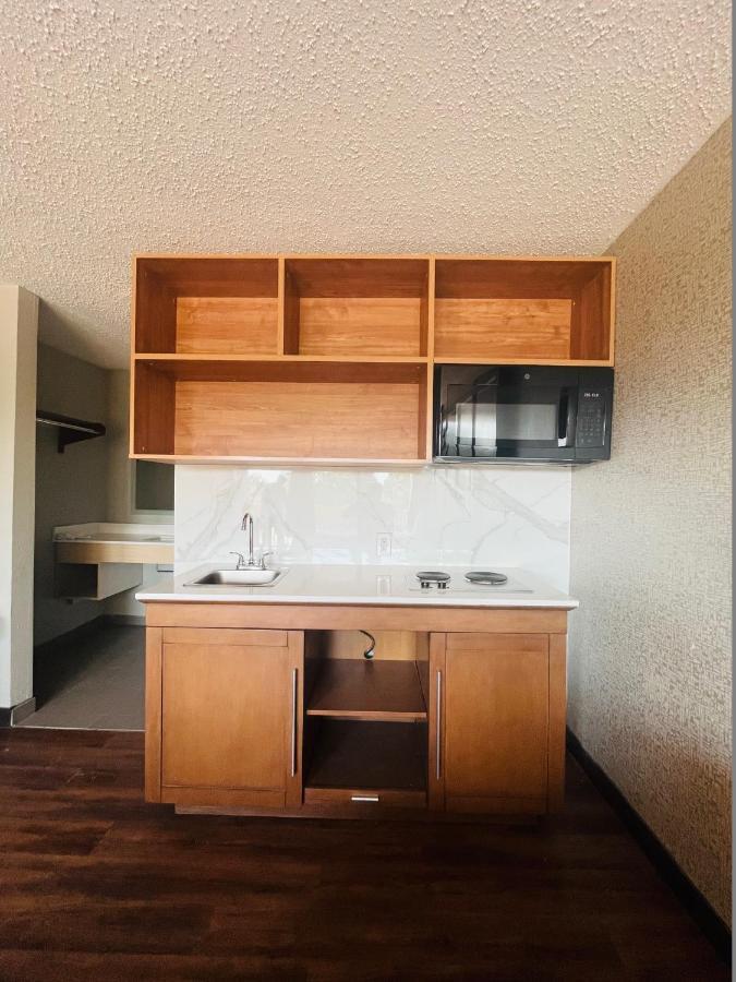 North Villa Extended Stay Westfield المظهر الخارجي الصورة