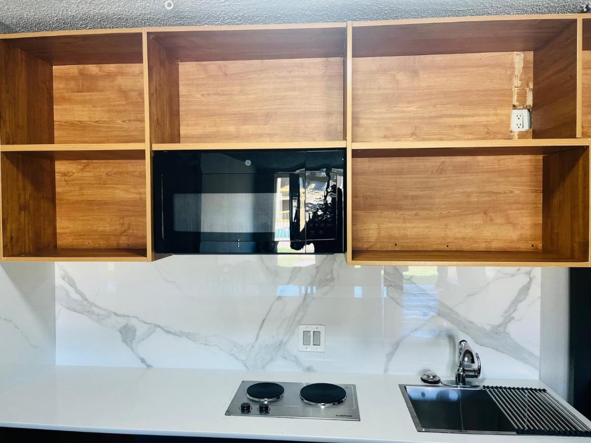 North Villa Extended Stay Westfield المظهر الخارجي الصورة