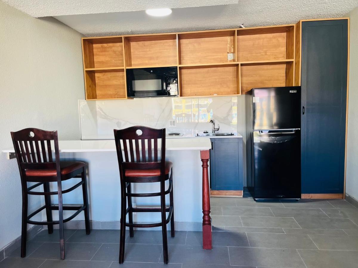 North Villa Extended Stay Westfield المظهر الخارجي الصورة