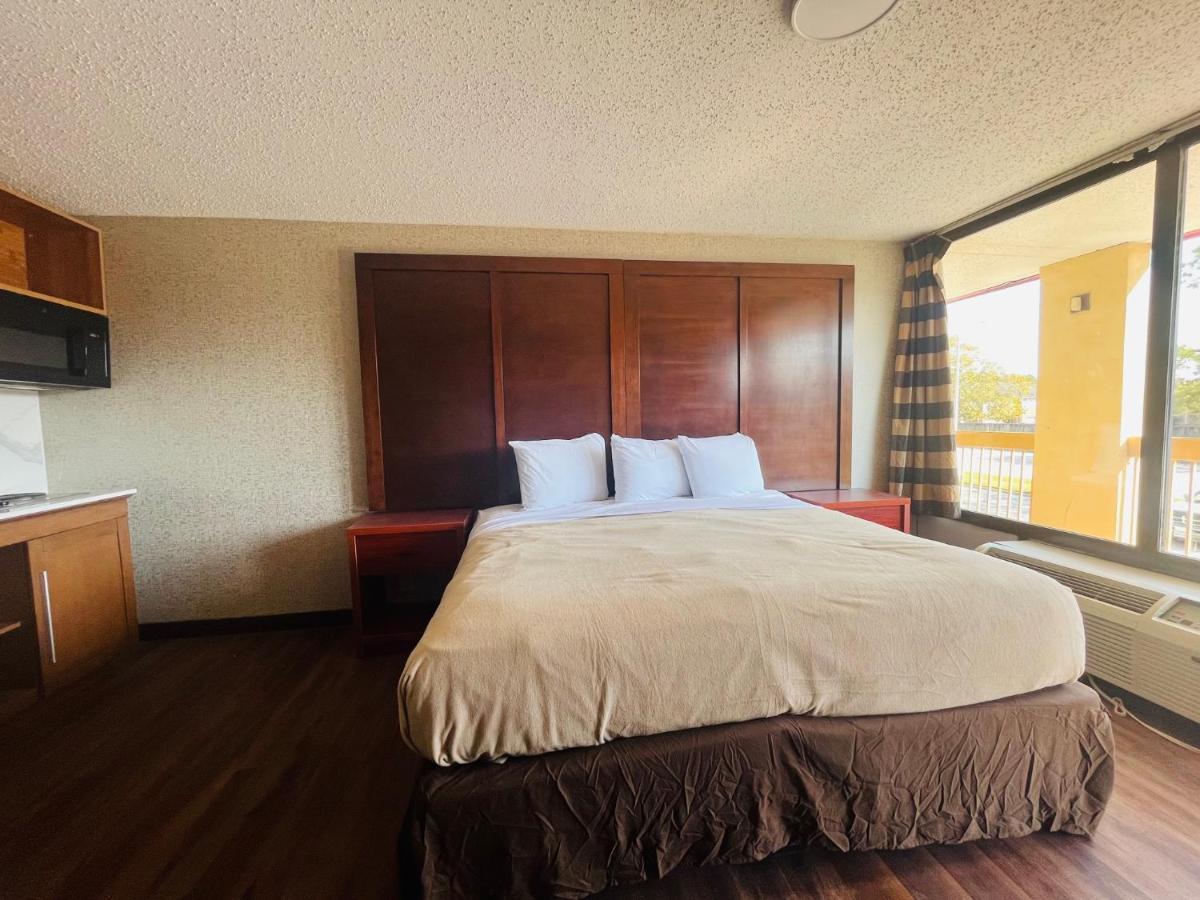 North Villa Extended Stay Westfield المظهر الخارجي الصورة