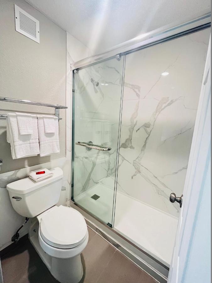 North Villa Extended Stay Westfield المظهر الخارجي الصورة